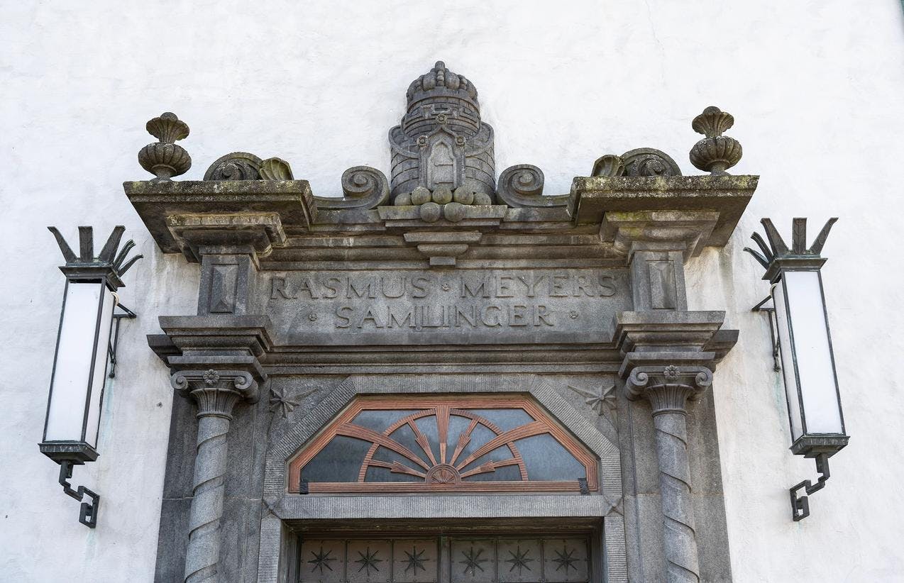 The facade of the entrance at Rasmus Meyer